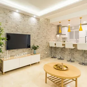 https://amazing-apartment-in-the-old-town-with-pool.es-andalucia.com