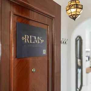 https://new-spacious-authentic-apartment.1costadelsol.com